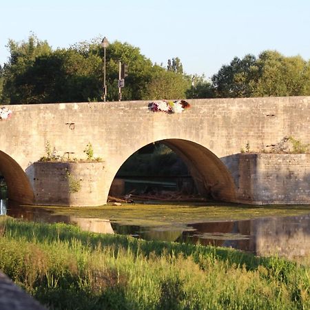 Отель 31 Rive Gauche Сент-Эньян Экстерьер фото